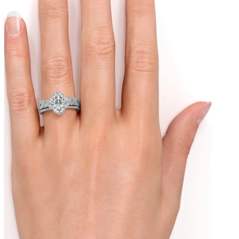 Elegant Silver Women's Wedding Ring Set